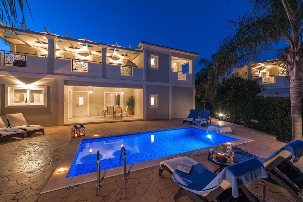 Mamfredas Luxury Resort Planos  Exterior photo